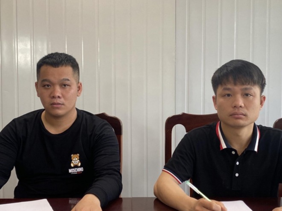 Đánh nhân viên bảo vệ chùa Hương, 2 du khách bị tạm giữ hình sự - Ảnh 1.