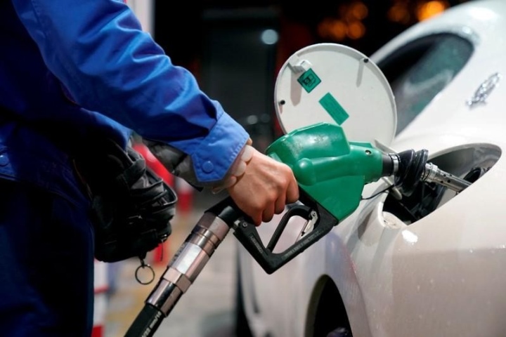 Giá xăng được dự báo giảm 200 - 400 đồng, dầu giảm 1.000 đồng vào ngày mai - Ảnh 1.