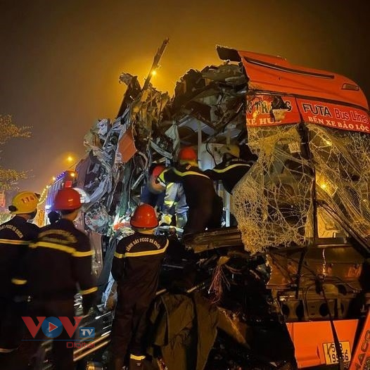 Quảng Nam: Tai nạn lúc nửa đêm giữa ô tô tải và xe khách, 3 người tử vong - Ảnh 2.