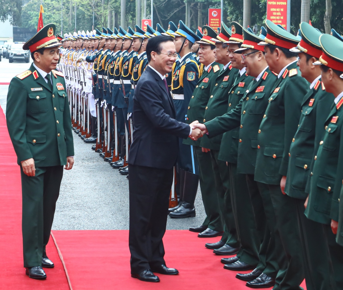 Chủ tịch nước Võ Văn Thưởng dự Lễ tuyên dương Gương mặt trẻ tiêu biểu toàn quân 2022 - Ảnh 1.