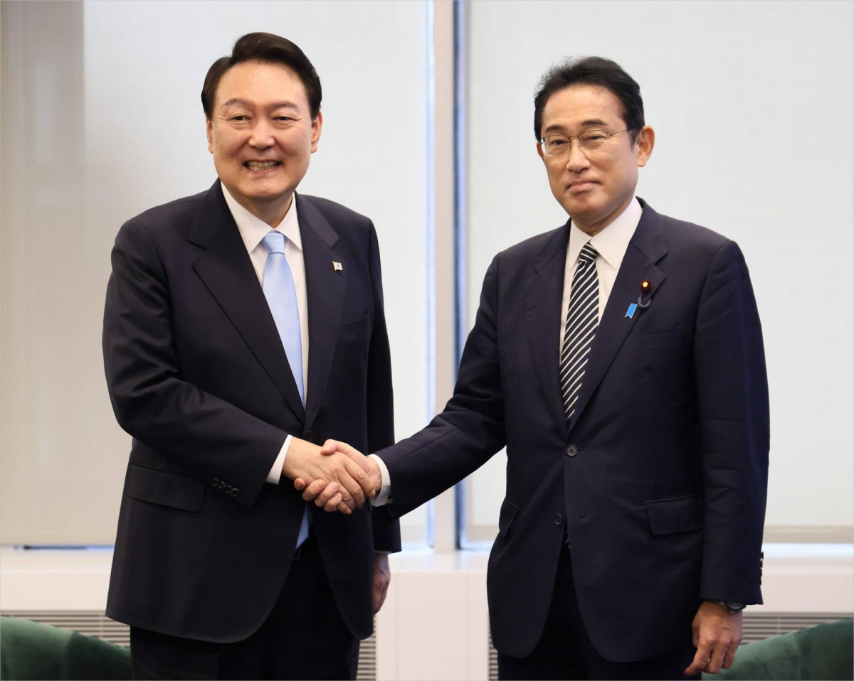 Cuộc gặp lịch sử trong quan hệ Nhật - Hàn - Ảnh 1.