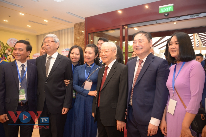 Tổng Bí thư Nguyễn Phú Trọng dự Lễ kỉ niệm 60 năm Chủ tịch Hồ Chí Minh gặp mặt đội ngũ trí thức - Ảnh 3.