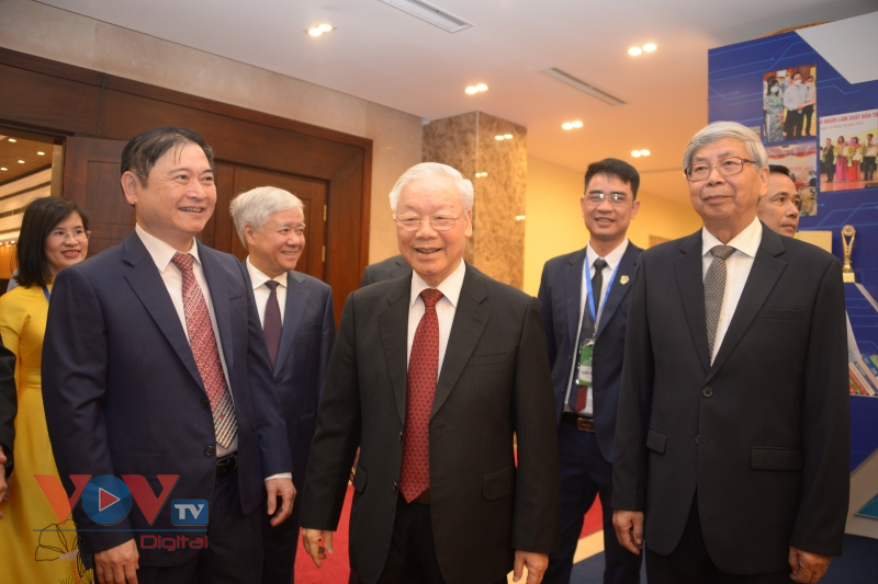 Tổng Bí thư Nguyễn Phú Trọng dự Lễ kỉ niệm 60 năm Chủ tịch Hồ Chí Minh gặp mặt đội ngũ trí thức - Ảnh 4.