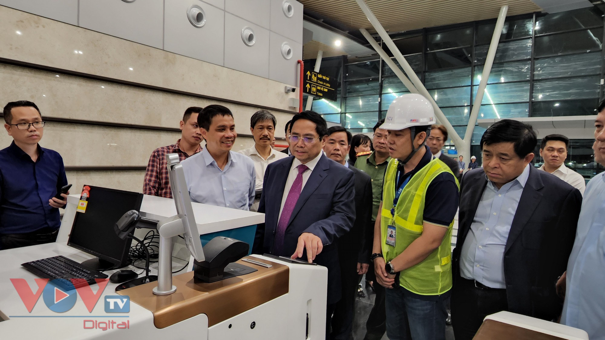 Thủ tướng: Khai thác nhà ga mới sân bay Phú Bài trong dịp 30/4 sắp tới - Ảnh 4.