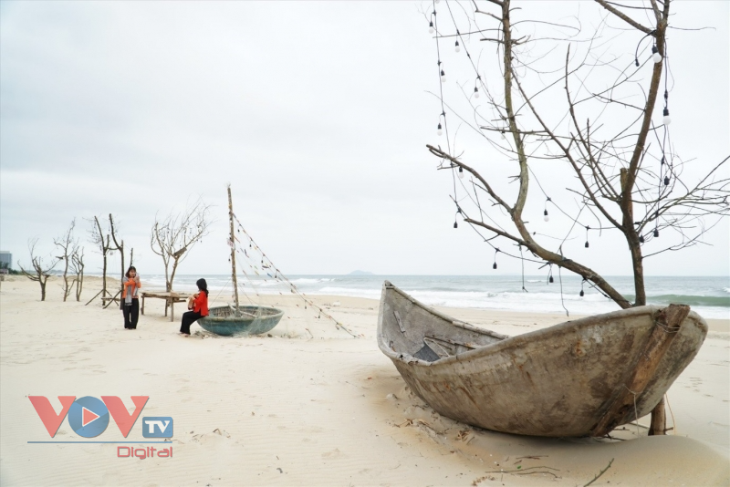 Ngày hội khinh khí cầu lần đầu tiên được tổ chức bờ biển Thăng Bình (Quảng Nam) - Ảnh 3.