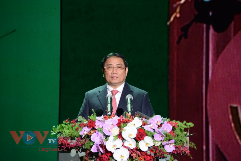Thủ tướng Phạm Minh Chính dự Lễ kỷ niệm 60 năm thành lập Vietcombank và đón nhận danh hiệu Anh hùng Lao động - Ảnh 1.
