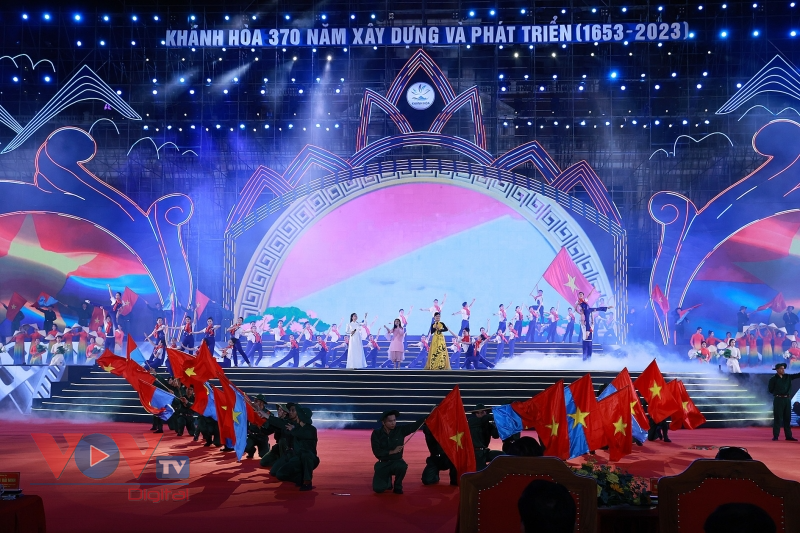 Thủ tướng dự Lễ kỷ niệm 370 năm xây dựng và phát triển tỉnh Khánh Hòa - Ảnh 6.