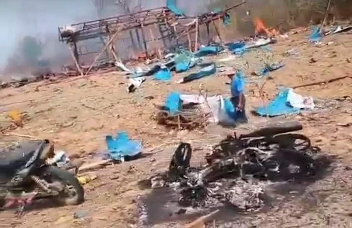 Ít nhất 30 người thiệt mạng sau vụ không kích ở Myanmar - Ảnh 1.