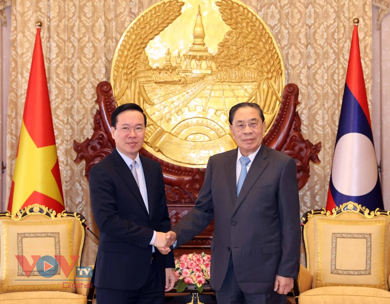 Chủ tịch nước Võ Văn Thưởng thăm các đồng chí nguyên Lãnh đạo cấp cao của Lào - Ảnh 1.
