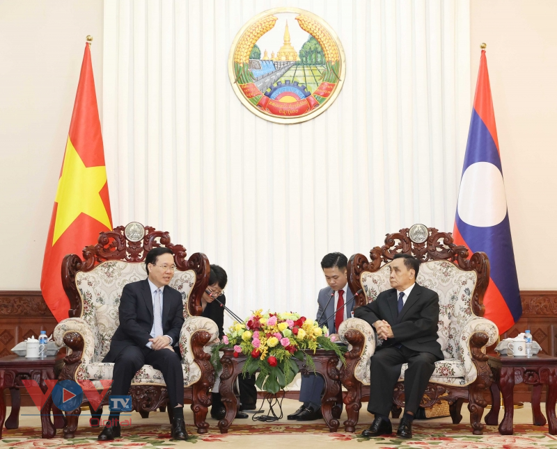 Chủ tịch nước Võ Văn Thưởng thăm các đồng chí nguyên Lãnh đạo cấp cao của Lào - Ảnh 4.