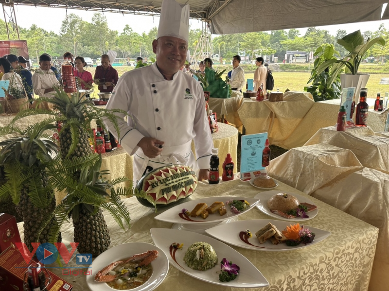 Phú Quốc: Xác lập kỷ lục quốc gia 100 món ăn từ ghẹ Hàm Ninh - Ảnh 1.