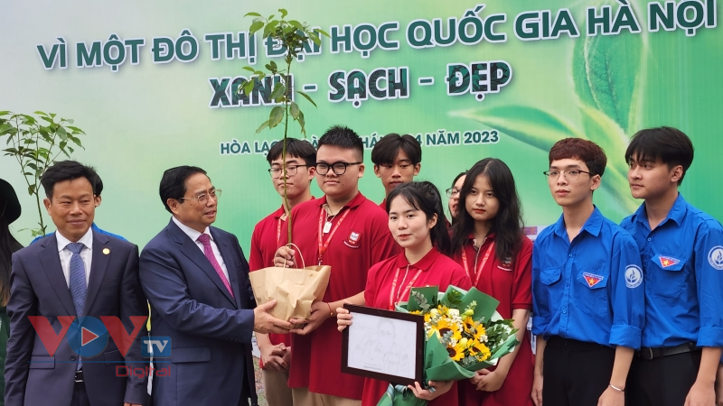 Thủ tướng: ĐHQGHN phải trở thành một trong những nơi hội tụ các nhà khoa học hàng đầu Việt Nam và thế giới - Ảnh 2.