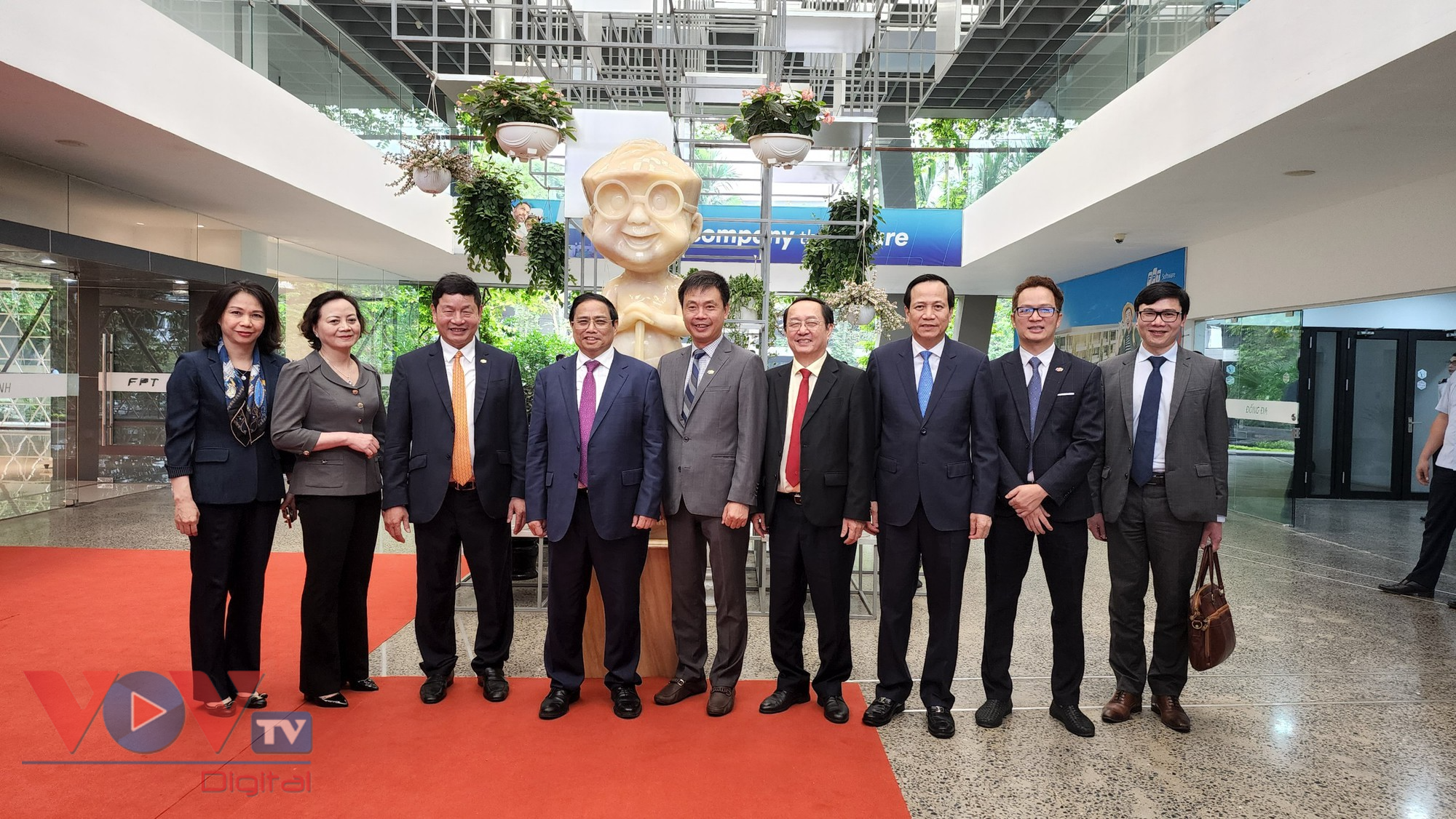 Thủ tướng Phạm Minh Chính thăm Đại học FPT và Công ty Phần mềm FPT - Ảnh 1.