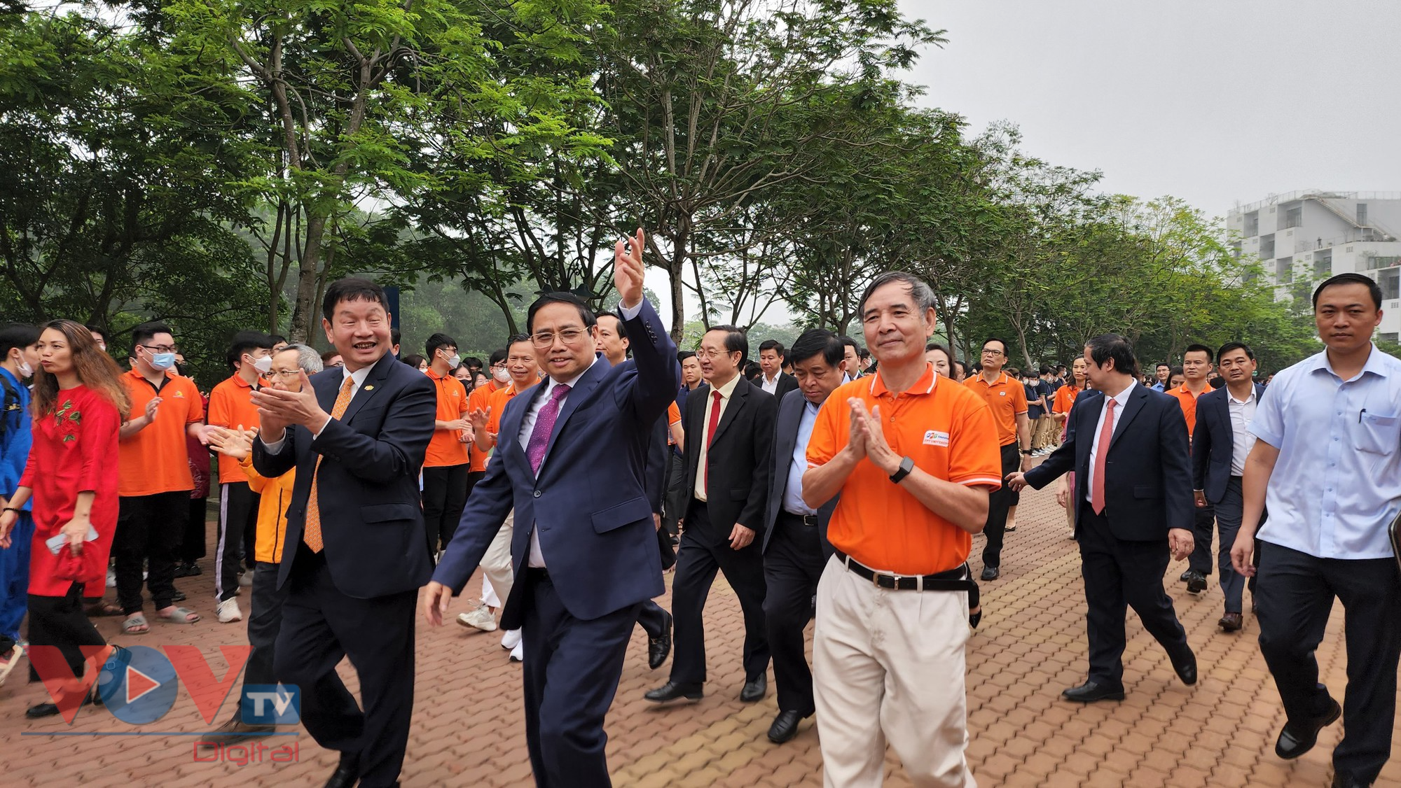 Thủ tướng Phạm Minh Chính thăm Đại học FPT và Công ty Phần mềm FPT - Ảnh 3.