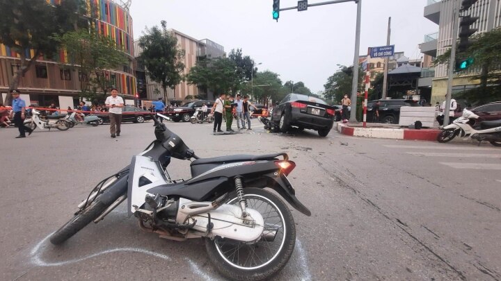 Khởi tố tài xế ô tô tông liên hoàn 17 xe máy ở Hà Nội - Ảnh 2.