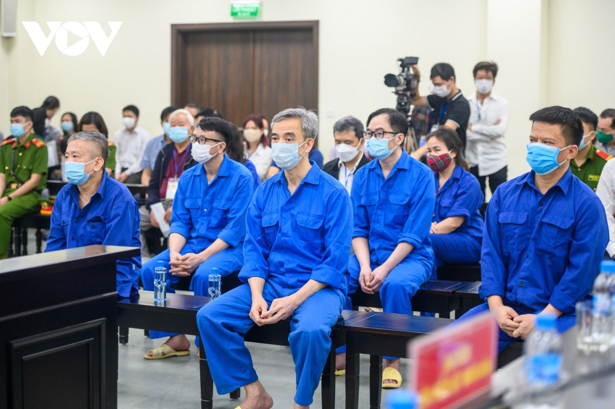 Cựu Giám đốc Bệnh viện Tim Hà Nội Nguyễn Quang Tuấn bị đề nghị mức án 4-5 năm tù - Ảnh 2.