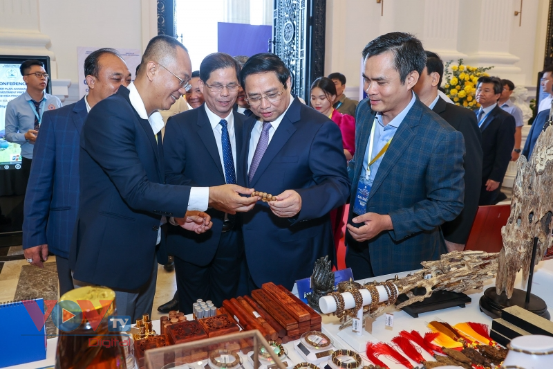 Thủ tướng Phạm Minh Chính dự Hội nghị công bố quy hoạch và xúc tiến đầu tư tỉnh Khánh Hòa năm 2023 - Ảnh 2.