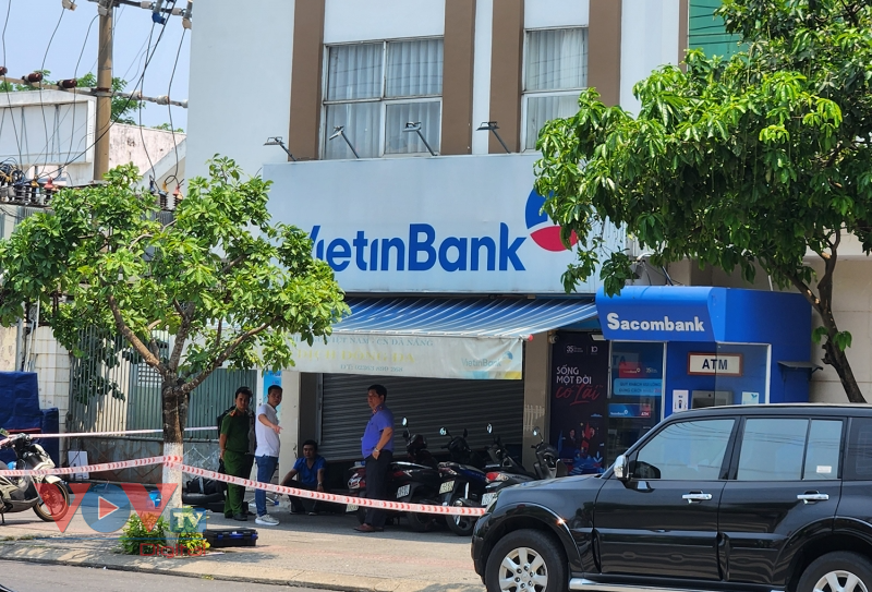 Nghi xảy ra cướp tại Phòng giao dịch Ngân hàng Vietinbank đóng trên đường Đống Đa, Đà Nẵng - Ảnh 3.