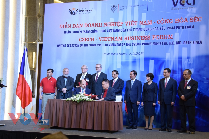 Thủ tướng Phạm Minh Chính và Thủ tướng Cộng hòa Séc dự Diễn đàn Doanh nghiệp Việt Nam – Cộng hòa Séc - Ảnh 4.