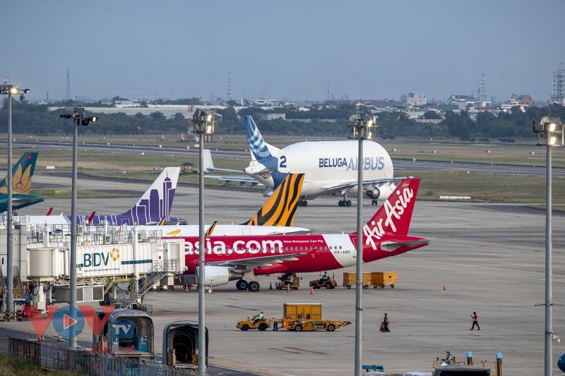 Ngắm máy bay siêu vận tải của hãng Airbus lần đầu đáp ở sân bay Đà Nẵng  - Ảnh 13.