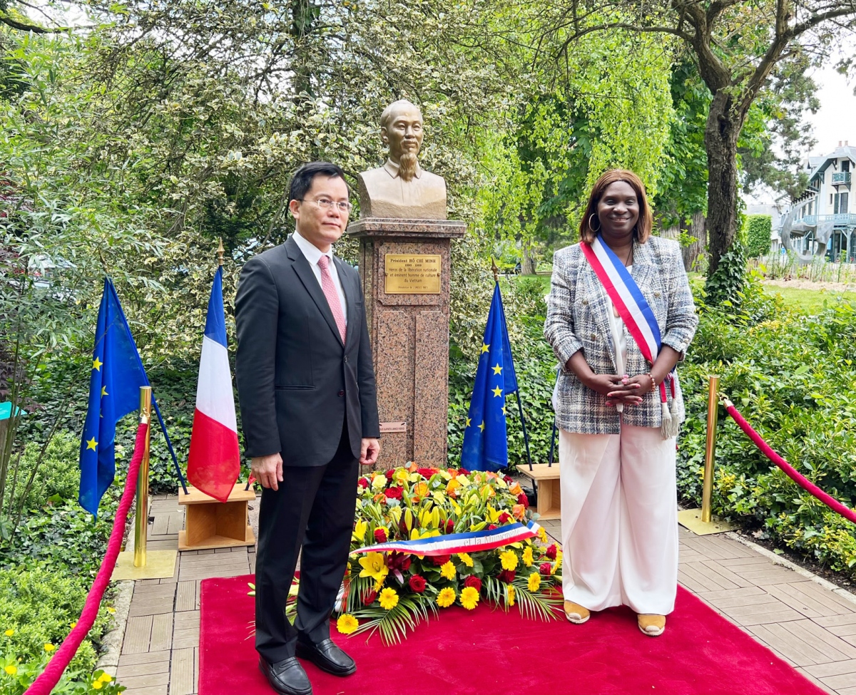 Kỷ niệm 133 năm ngày sinh Chủ tịch Hồ Chí Minh tại Pháp - Ảnh 2.