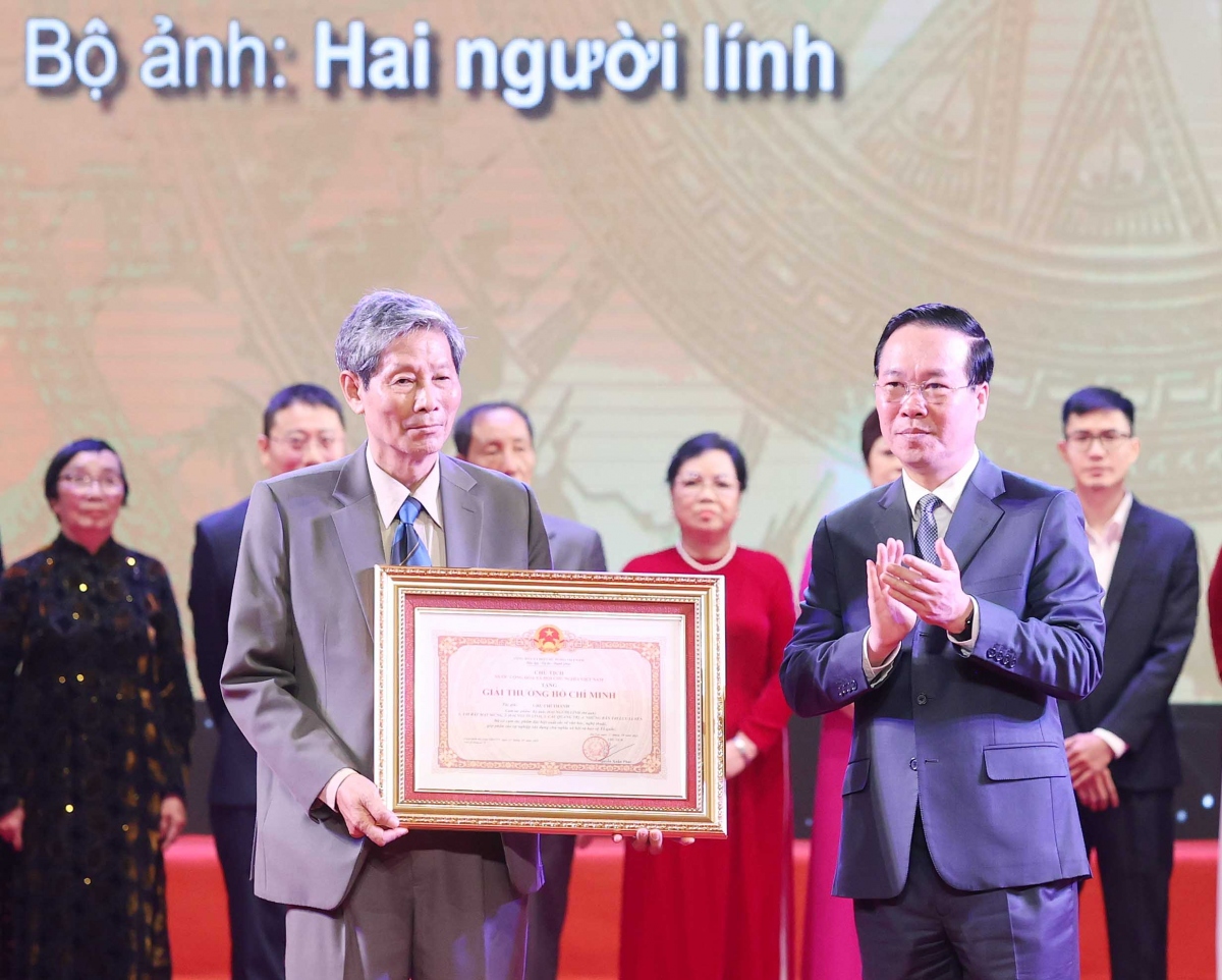 Chủ tịch nước Võ Văn Thưởng dự Lễ trao Giải thưởng Hồ Chí Minh về văn học, nghệ thuật - Ảnh 3.