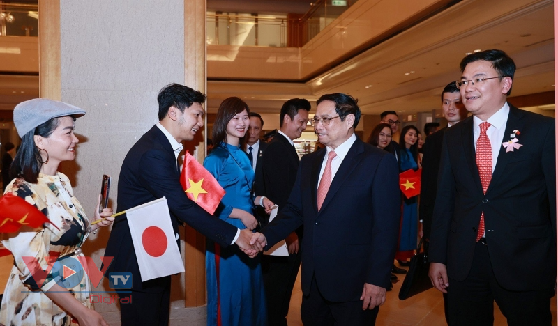 Thủ tướng Phạm Minh Chính lên đường tham dự Hội nghị Thượng đỉnh G7 mở rộng - Ảnh 6.