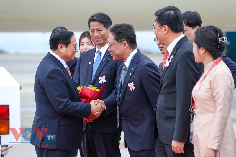 Thủ tướng Phạm Minh Chính lên đường tham dự Hội nghị Thượng đỉnh G7 mở rộng - Ảnh 7.