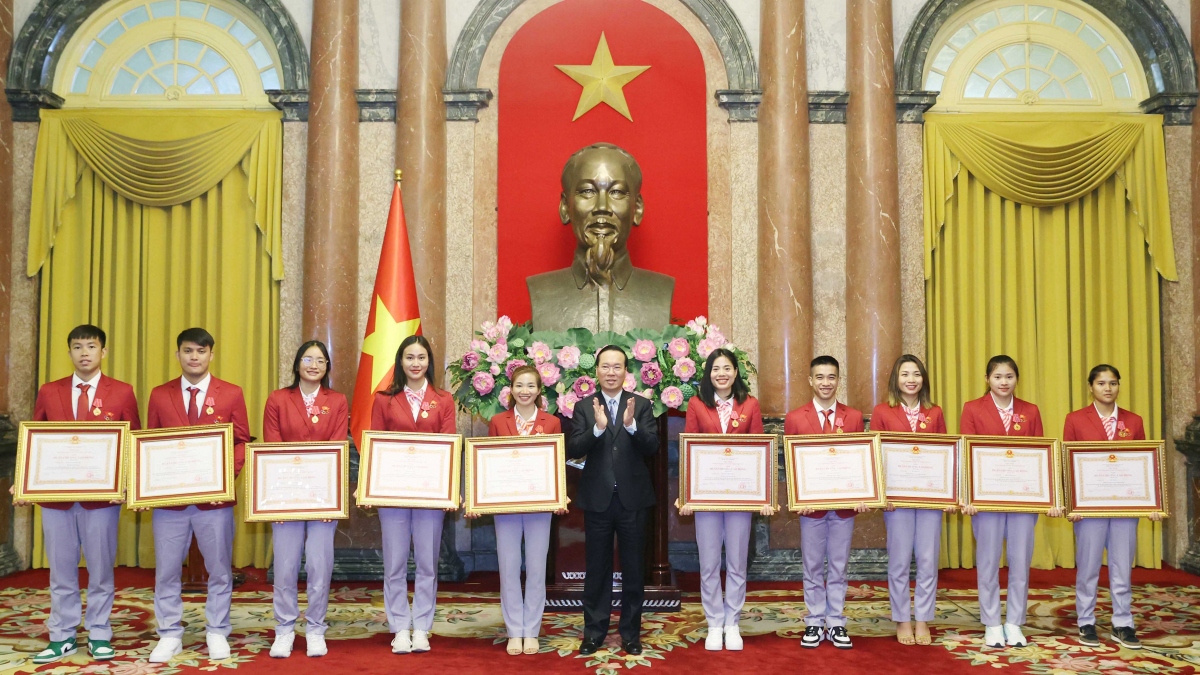 Chủ tịch nước trao huân chương cho các VĐV, HLV có thành tích cao tại SEA Games 32 - Ảnh 5.