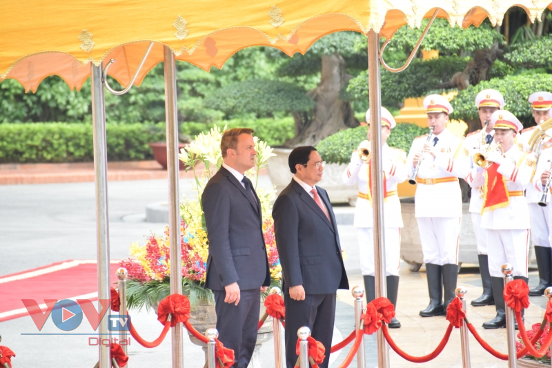 Thủ tướng Phạm Minh Chính chủ trì lễ đón Thủ tướng Đại Công quốc Luxembourg - Ảnh 3.