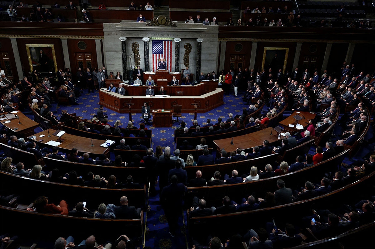 Hạ viện Mỹ thông qua dự luật nâng trần nợ công - Ảnh 1.