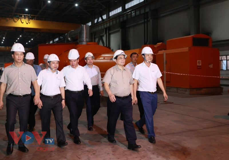Thủ tướng kiểm tra thực trạng các đơn vị cung ứng điện và công tác khai thác, cung cấp than cho sản xuất điện. - Ảnh 6.