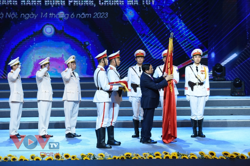 Thủ tướng Phạm Minh Chính dự Chương trình Khát vọng bình yên - Tôn vinh điển hình tiên tiến và hưởng ứng Tháng hành động phòng, chống ma túy - Ảnh 2.