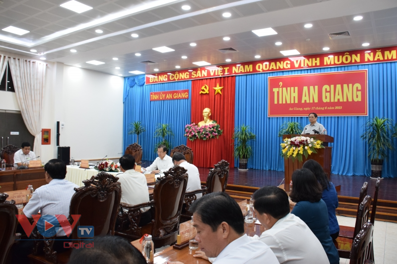 Thủ tướng Phạm Minh Chính làm việc với Ban Thường vụ Tỉnh ủy An Giang - Ảnh 2.
