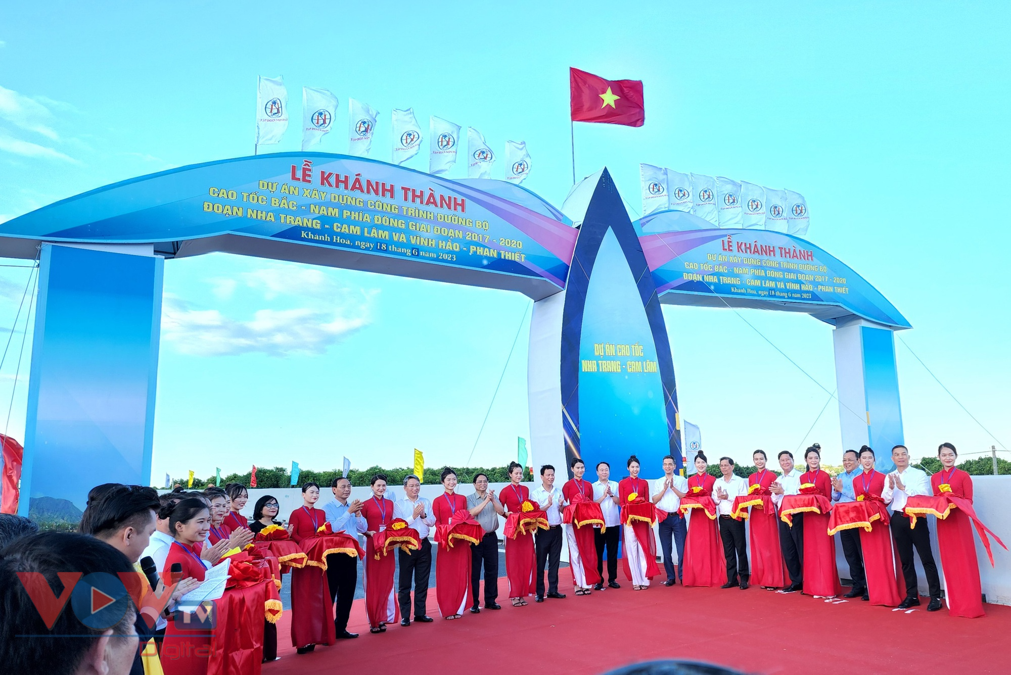 Thủ tướng Phạm Minh Chính tuyên bố khánh thành các Dự án thành phần đoạn Nha Trang - Cam Lâm và Vĩnh Hảo - Phan Thiết - Ảnh 6.