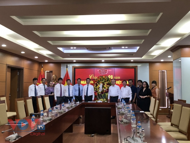 Các đoàn đến thăm, chúc mừng Đài TNVN ngày Nhà báo Việt Nam - Ảnh 4.