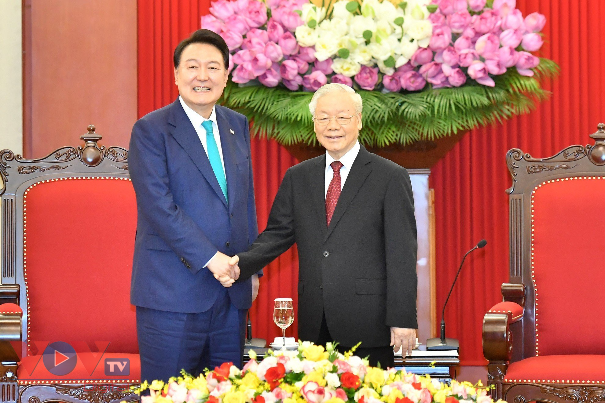 Tổng Bí thư Nguyễn Phú Trọng tiếp Tổng thống Hàn Quốc Yoon Suk Yeol - Ảnh 1.
