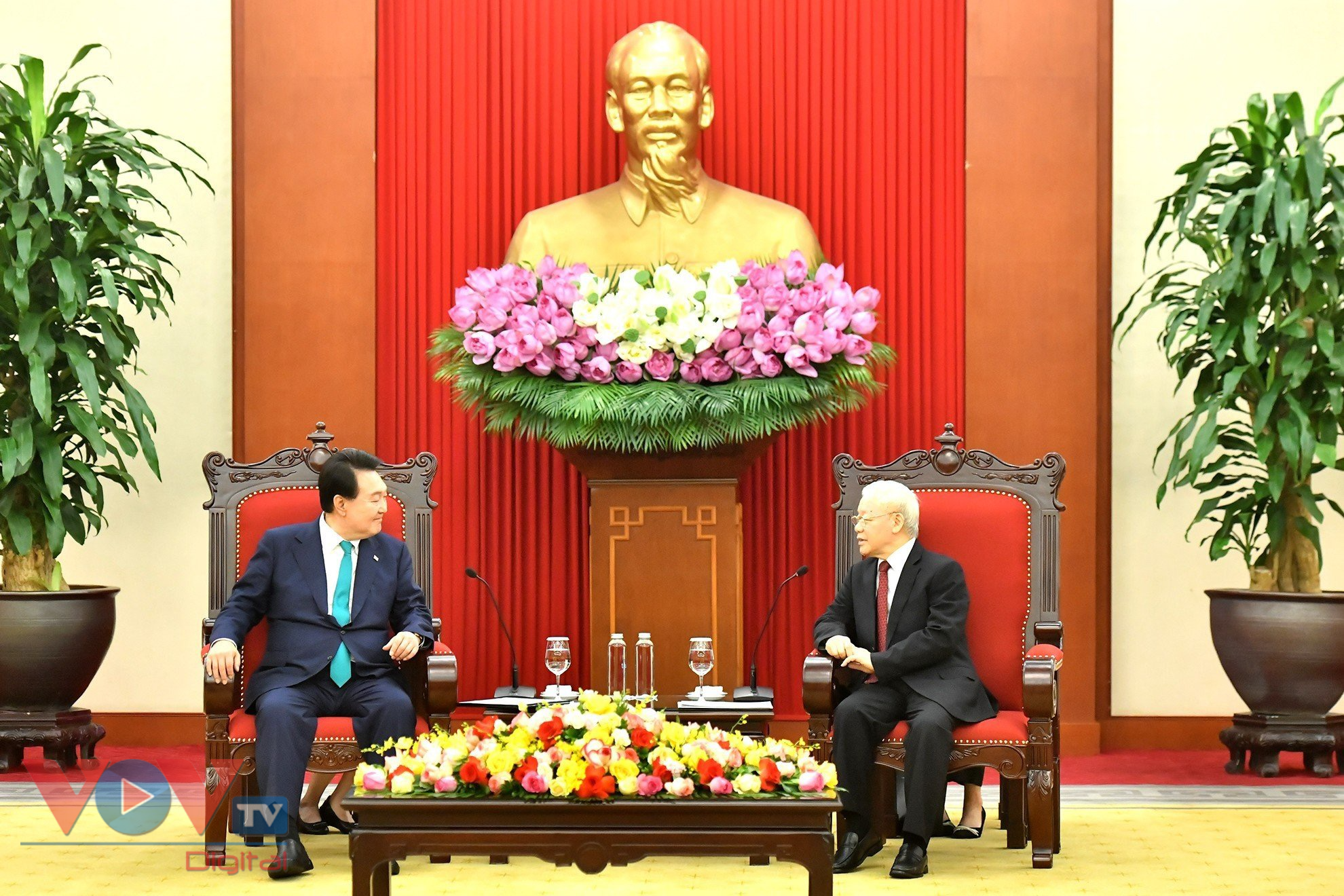 Tổng Bí thư Nguyễn Phú Trọng tiếp Tổng thống Hàn Quốc Yoon Suk Yeol - Ảnh 2.