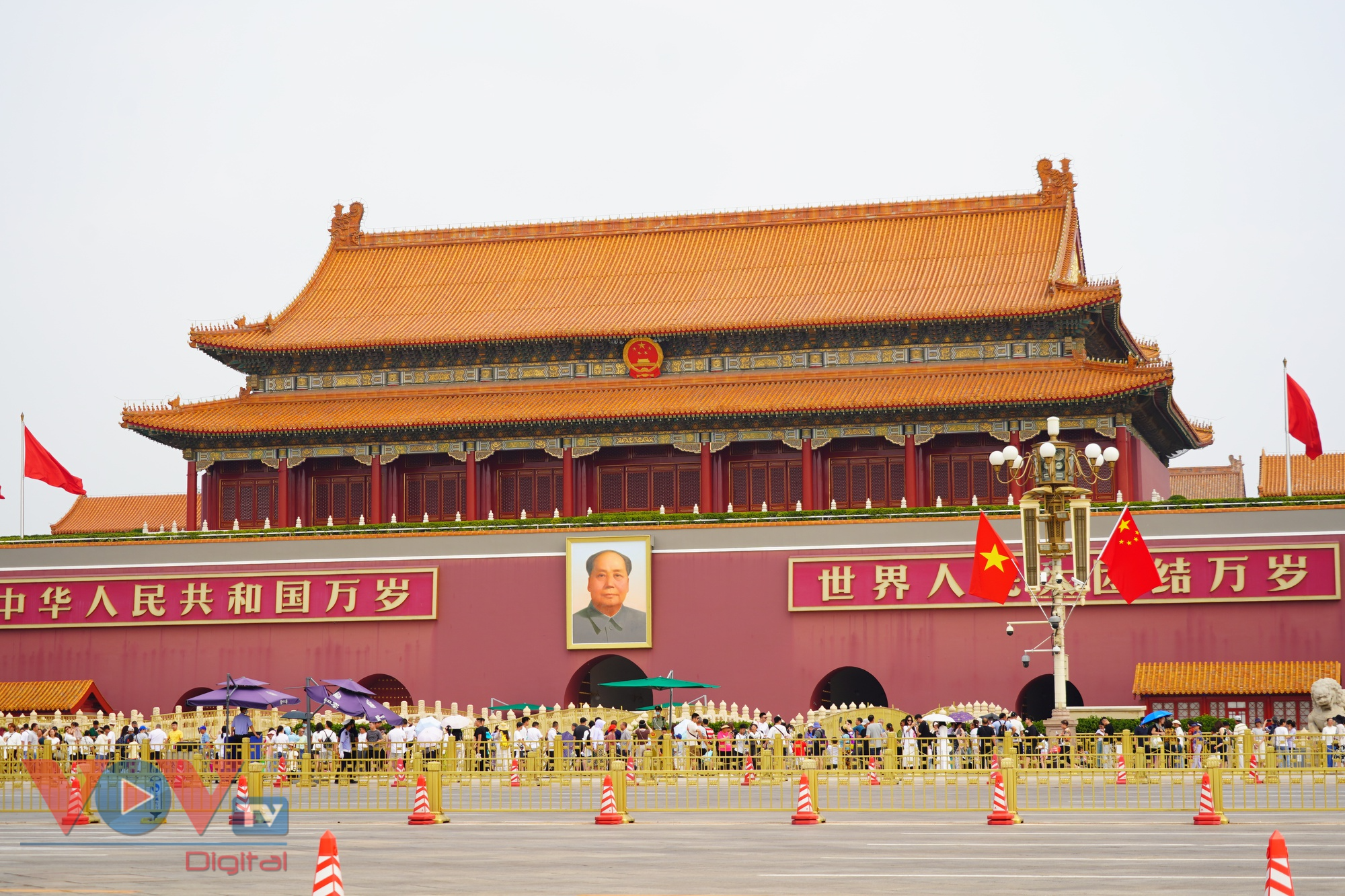 Quảng trường Thiên An Môn trong thời khắc diễn ra Lễ đón Thủ tướng Phạm Minh Chính thăm Trung Quốc - Ảnh 3.