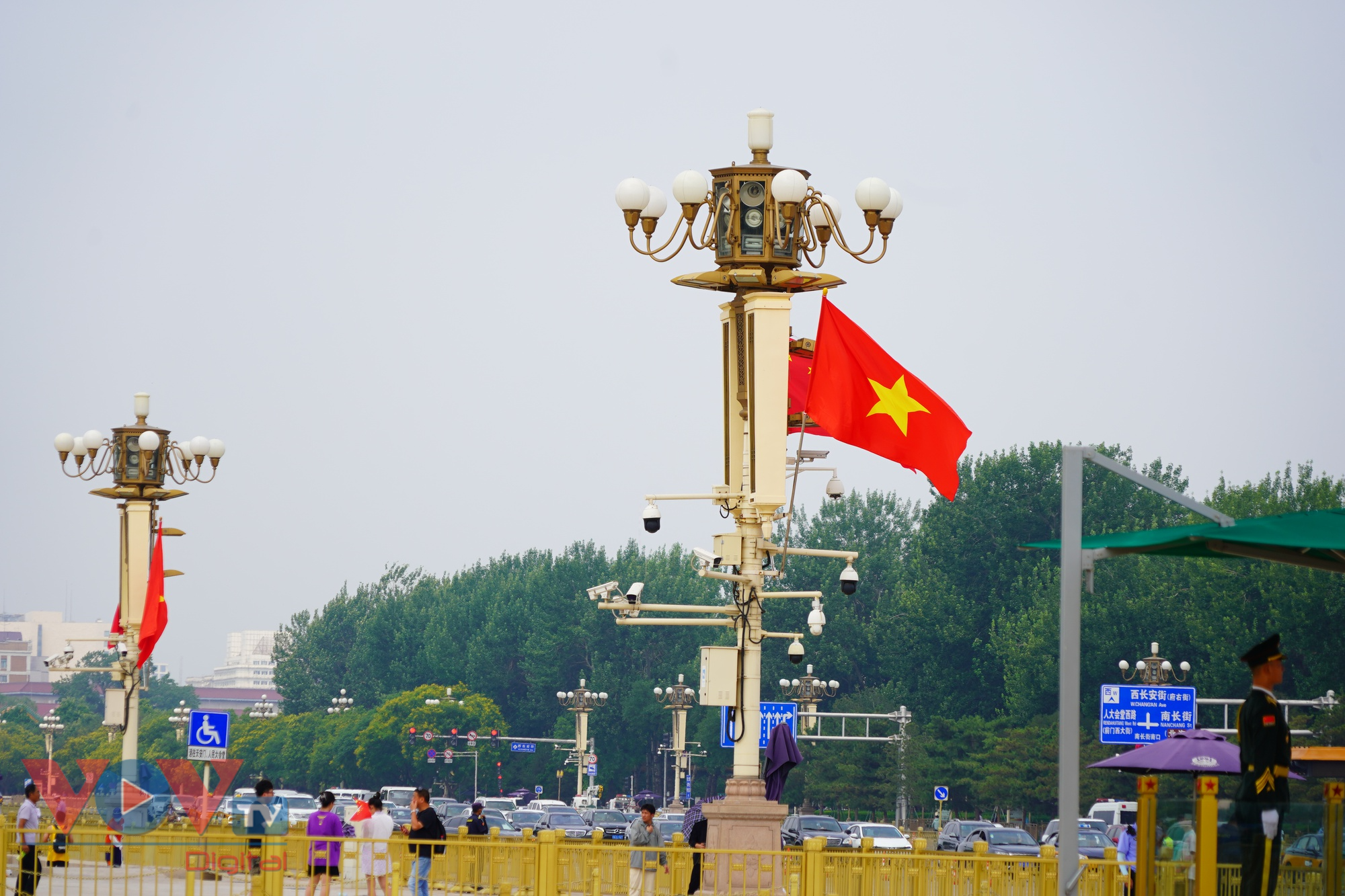 Quảng trường Thiên An Môn trong thời khắc diễn ra Lễ đón Thủ tướng Phạm Minh Chính thăm Trung Quốc - Ảnh 5.