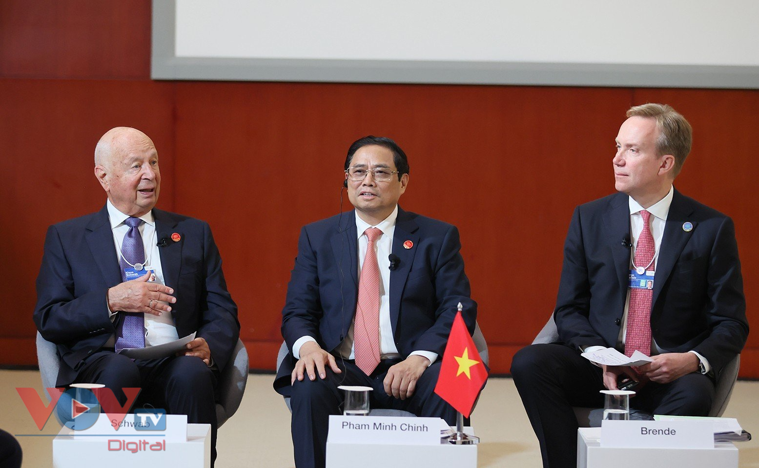 Thủ tướng Phạm Minh Chính dự phiên Đối thoại chiến lược quốc gia Việt Nam - WEF - Ảnh 3.