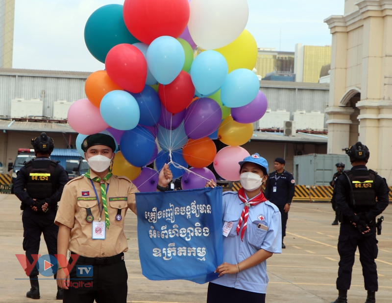 Campuchia tiến hành tiêu hủy lượng ma túy khổng lồ - Ảnh 8.