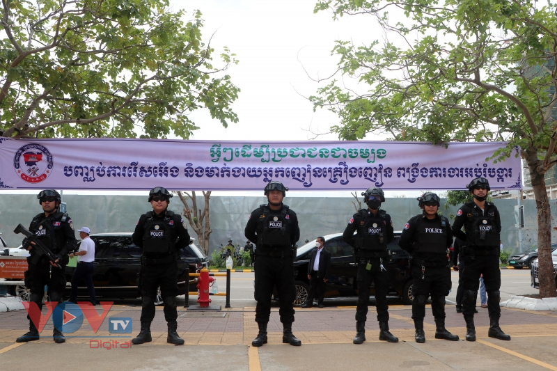Campuchia tiến hành tiêu hủy lượng ma túy khổng lồ - Ảnh 9.