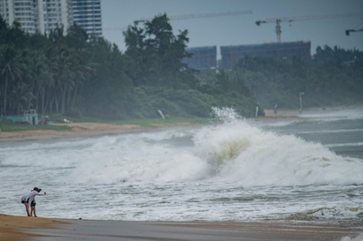 Trung Quốc ban bố cảnh báo đỏ khi bão Talim đổ bộ lần 2 vào Quảng Tây - Ảnh 2.