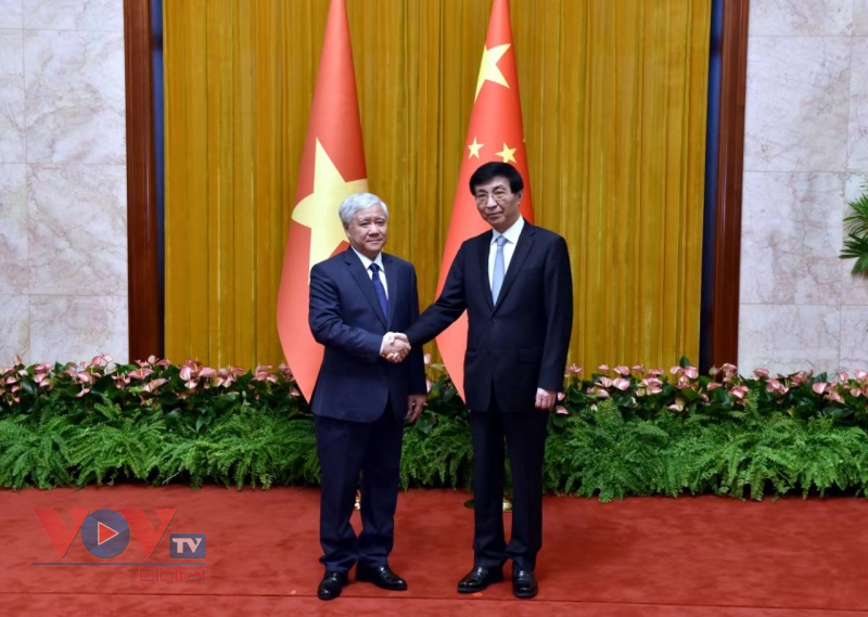 Chủ tịch Ủy ban TƯ MTTQ Việt Nam hội đàm với Chủ tịch Chính hiệp Trung Quốc - Ảnh 1.