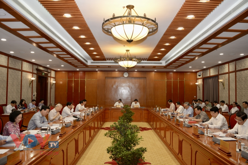 Tổng Bí thư Nguyễn Phú Trọng chủ trì họp Bộ Chính trị cho ý kiến về tình hình kinh tế - xã hội - Ảnh 8.