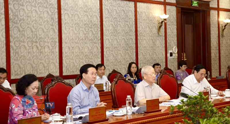 Tổng Bí thư Nguyễn Phú Trọng chủ trì họp Bộ Chính trị cho ý kiến về tình hình kinh tế - xã hội - Ảnh 10.