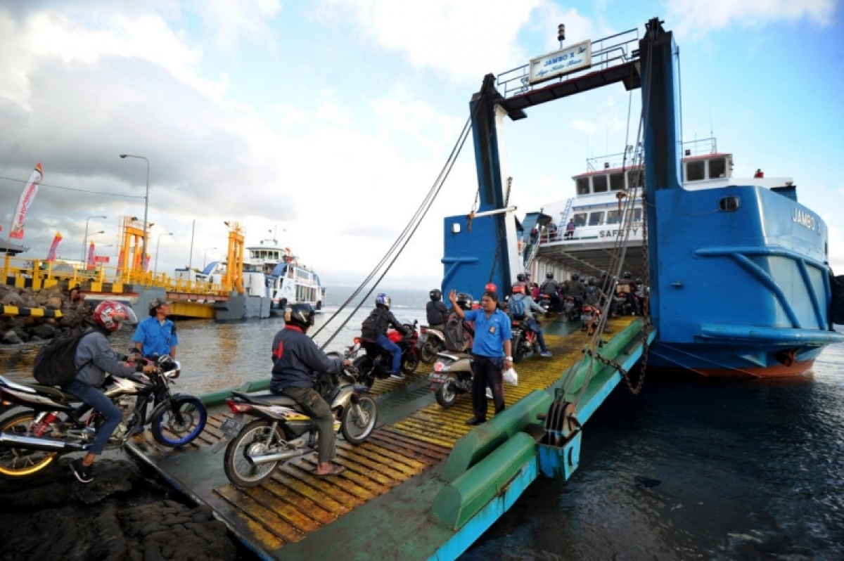 Chìm phà tại Indonesia, ít nhất 15 người thiệt mạng - Ảnh 1.