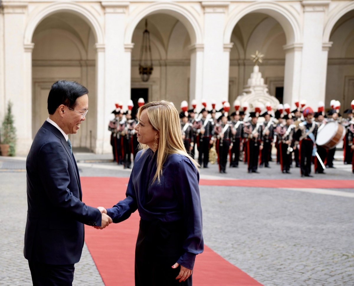 Chủ tịch nước Võ Văn Thưởng gặp Thủ tướng Italy Giorgia Meloni - Ảnh 1.