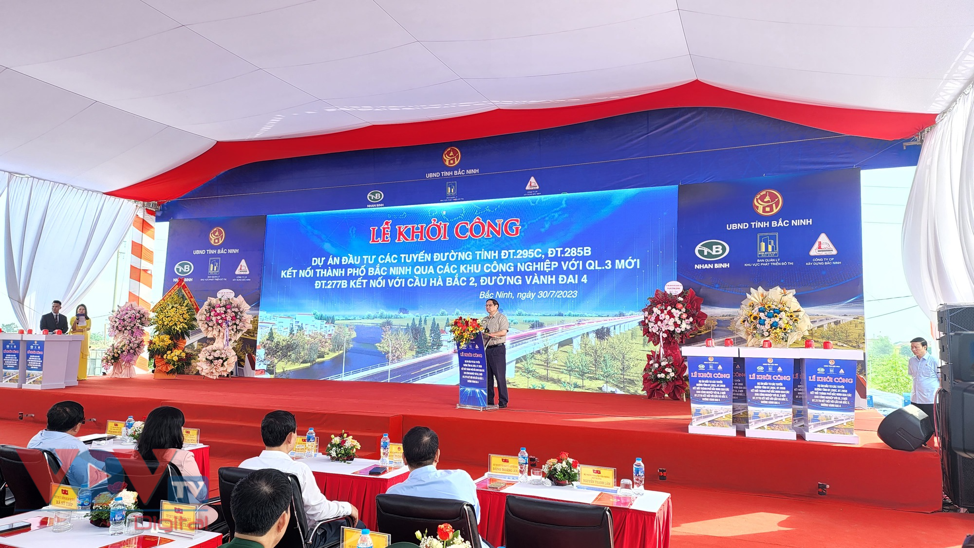 Thủ tướng Phạm Minh Chính dự lễ khởi công các dự án giao thông trọng điểm tỉnh Bắc Ninh - Ảnh 2.